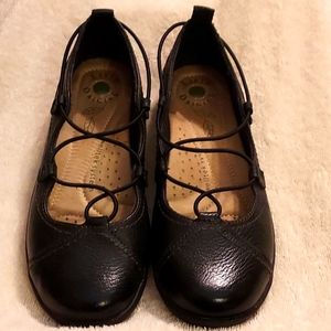 Earth Origins sz 7.5M Black Leather Shoes